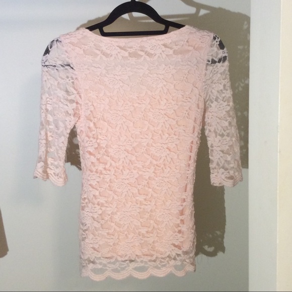 ‼️3FOR$20‼️  Pink floral lace form fitting top - Picture 2 of 2